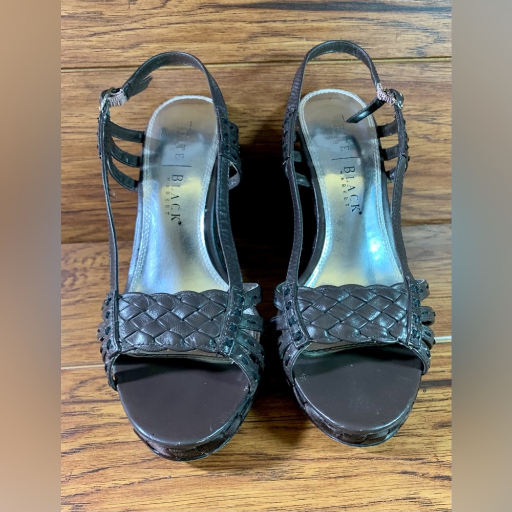 💥White House Black Market Heels